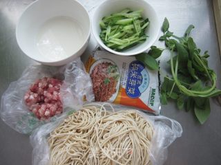 清爽炸酱面的做法步骤：1