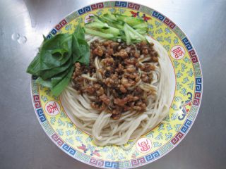 清爽炸酱面的做法步骤：5