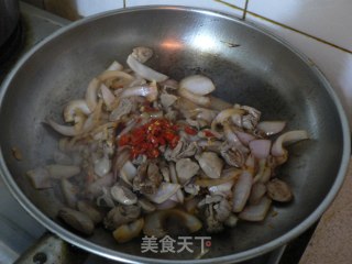 辣炒鸡心洋葱片的做法步骤：11