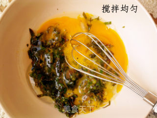 香椿炒鸡蛋的做法步骤：4