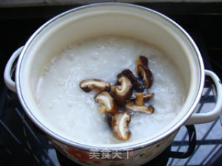 香菇鱼片粥的做法步骤：9