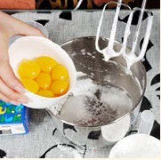 美味香甜蛋糕（面包机的杰作）的做法步骤：6