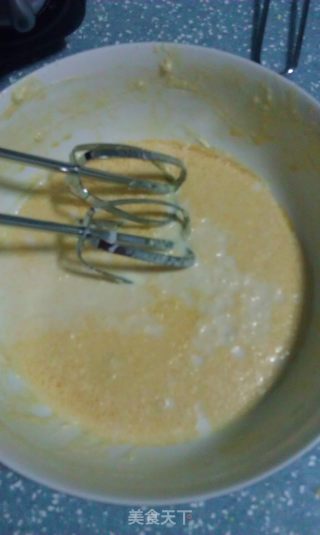 蓝莓肉松夹心马芬的做法步骤：2