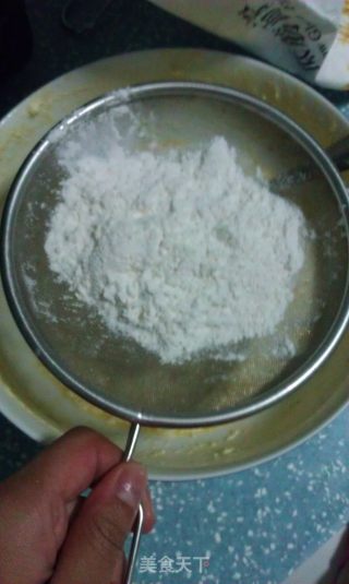 蓝莓肉松夹心马芬的做法步骤：3