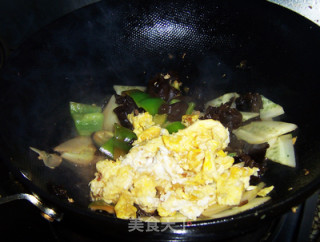 边角余料的美味---鸡蛋炒杂疏的做法步骤：6