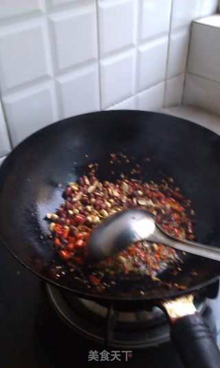 麻辣鸡丁的做法步骤：3