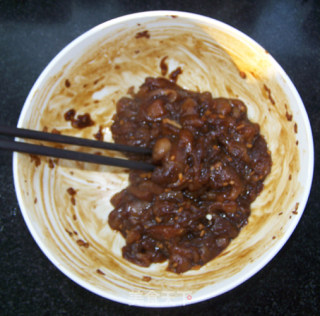 自作豆豉酱 可炒菜 可夹馒头哦 好吃简单的做法步骤：6