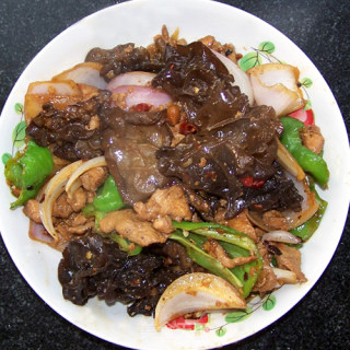 自作豆豉酱 可炒菜 可夹馒头哦 好吃简单的做法步骤：9