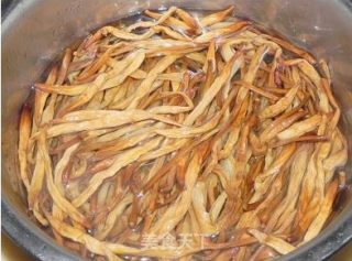 黄花菊-形如菊花，软嫩酥香的做法步骤：1