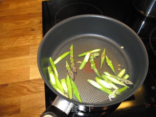 素菜做出肉味——口蘑烩芦笋的做法步骤：5