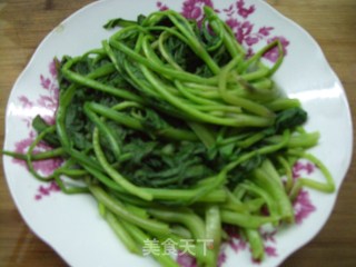 麻仁菠菜的做法步骤：1