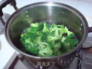 西兰花木耳肉片的做法步骤：3