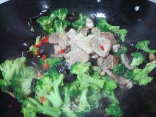 西兰花木耳肉片的做法步骤：5