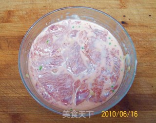 【牛肉与虾的花色拼盘】——玉洁静心拢琵琶 雪域冰洁圣女果的做法步骤：5