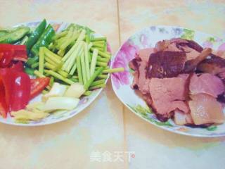 蒜薹炒腊肉的做法步骤：2