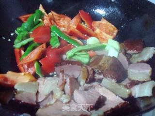 蒜薹炒腊肉的做法步骤：4