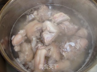 红烧猪蹄的做法步骤：1