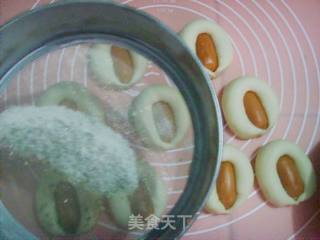 罗勒脆皮肠仔面包的做法步骤：15