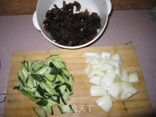 山西过油肉的做法步骤：2