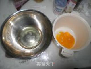 6寸红糖戚风蛋糕的做法步骤：1