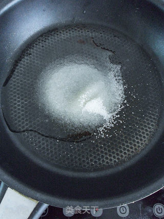 【不加一滴酱油，炒出漂亮光泽】 毛氏红烧肉的做法步骤：7