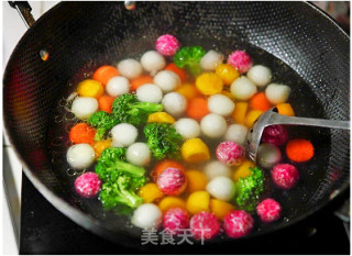 五彩缤纷的夏日【炒五色蔬丸】的做法步骤：3