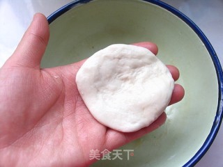 陕北特色小吃——油坨坨的做法步骤：3