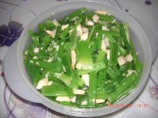 虾仁炝芹菜的做法步骤：5