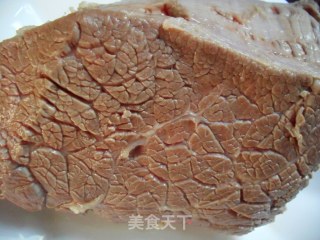 五香卤牛肉的做法步骤：2