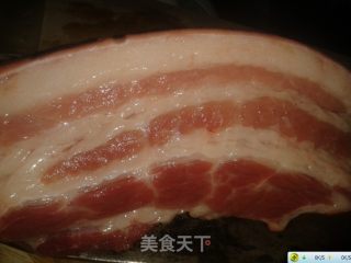 秘制煎五花肉的做法步骤：1