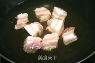 无需加盐，如何做出美观、香糯可口的红烧肉——【鹌鹑红烧肉】的做法步骤：4