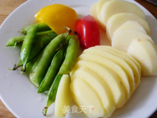 【土豆吃法大全】让孩子爱上吃菜---花样土豆泥沙拉的做法步骤：1