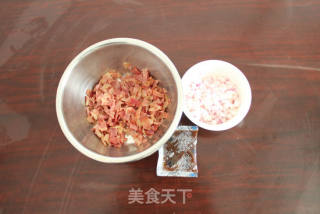 我的新尝试——用面包机做好吃的培根面包卷的做法步骤：9