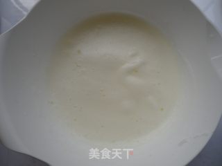 电饭煲戚风蛋糕的做法步骤：3