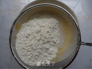 电饭煲戚风蛋糕的做法步骤：7