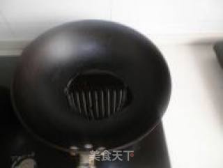 多油版红烧鸡翅的做法步骤：1