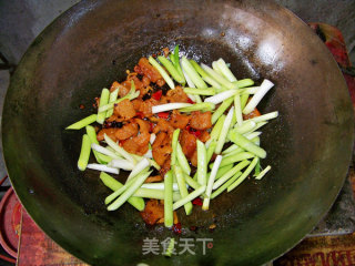 心蓝手制私房菜【豆豉大蒜炒油渣】——为了儿时的纯真记忆的做法步骤：4