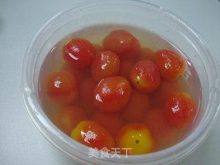 冰镇梅渍圣女果的做法步骤：1