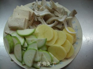 韩式大酱汤的做法步骤：2