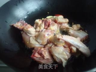 红烧鸡块面的做法步骤：4