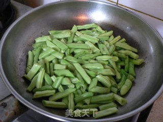 干煸肉末四季豆的做法步骤：8