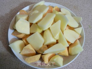 拔丝红薯土豆的做法步骤：2