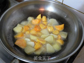 拔丝红薯土豆的做法步骤：4