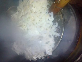 瘦肉炒莲藕的做法步骤：3