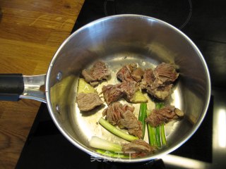 蘑菇焖牛肉的做法步骤：6