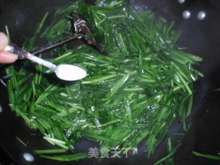 韭菜炒蛋的做法步骤：5