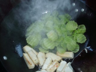 莴笋烧豆腐的做法步骤：4