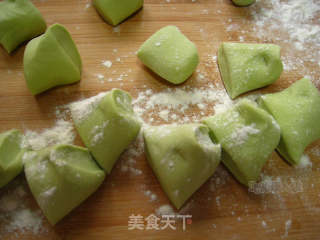 五花肉韭菜盒子----用小小的叉子打造完美的裙边韭菜盒子的做法步骤：7