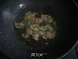 大辣椒炒肉的做法步骤：4