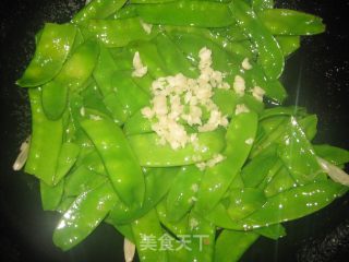 蒜香荷兰豆的做法步骤：5